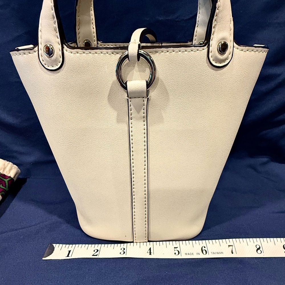 Tory Burch NWOT Miller Mini White Leather Bucket Bag - Picture 3 of 11